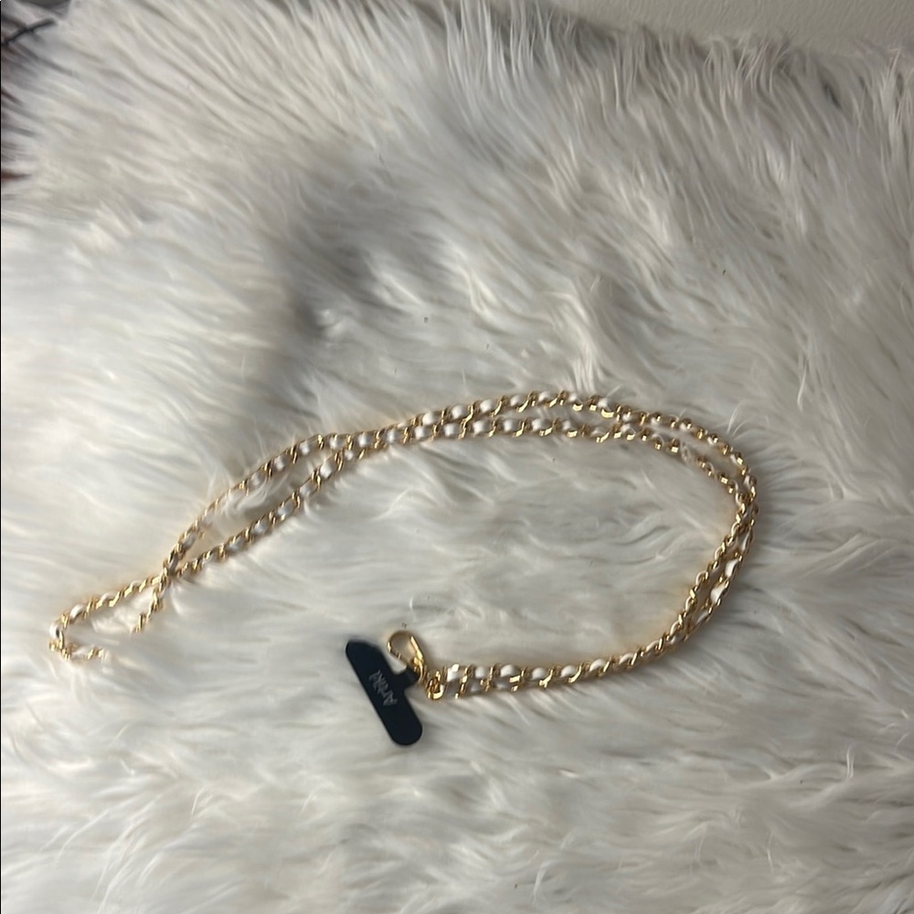 Elegant Gold Chain Necklace